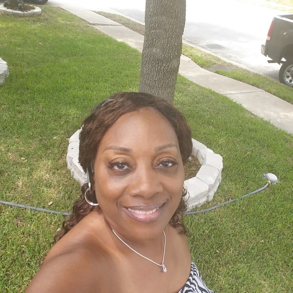 Meet your Posher, Kay - Picture 1 of 1